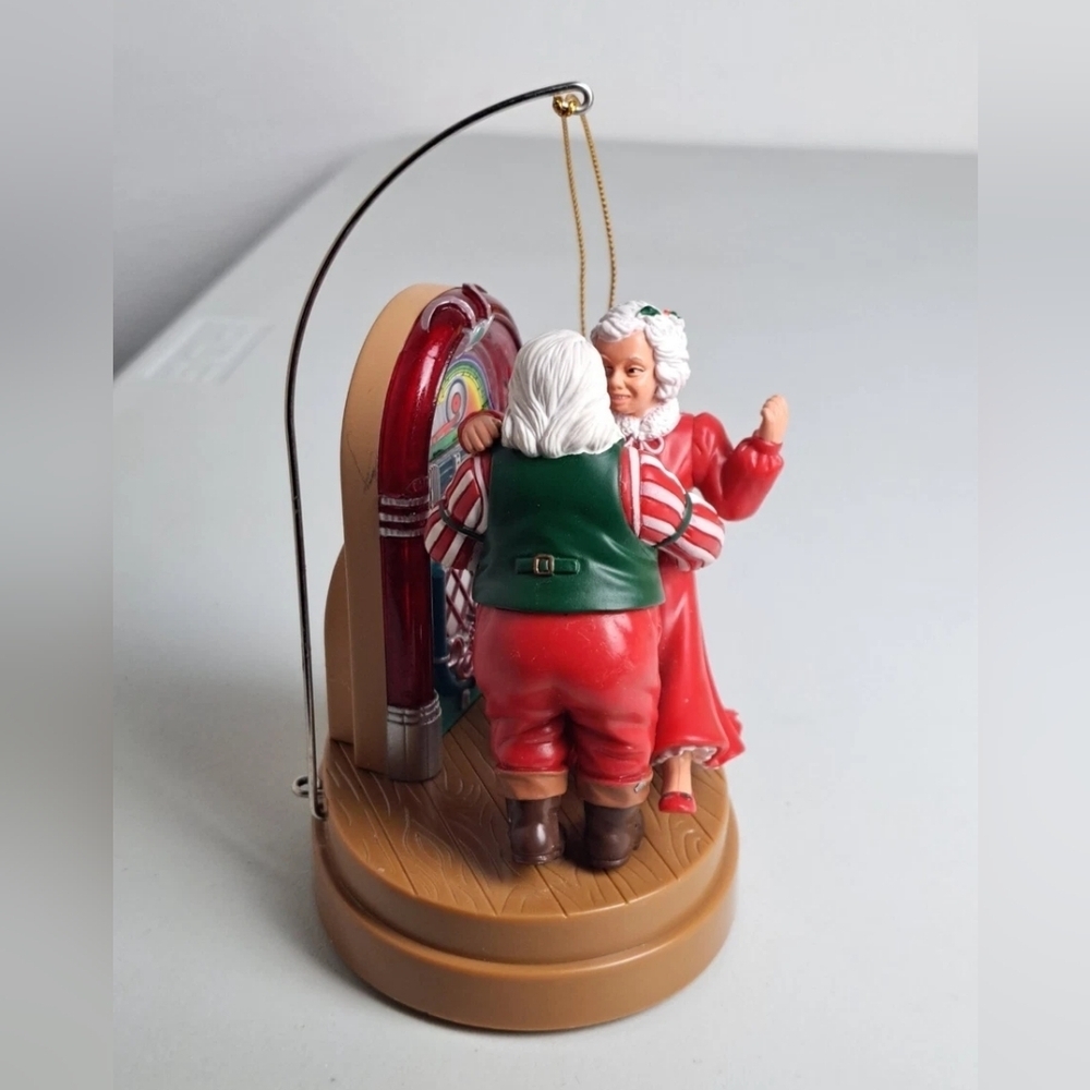 Santa's Best "JINGLE BELL ROCK" Musical Mr. & Mrs. Claus Jukebox Ornament- Works - Picture 4 of 7